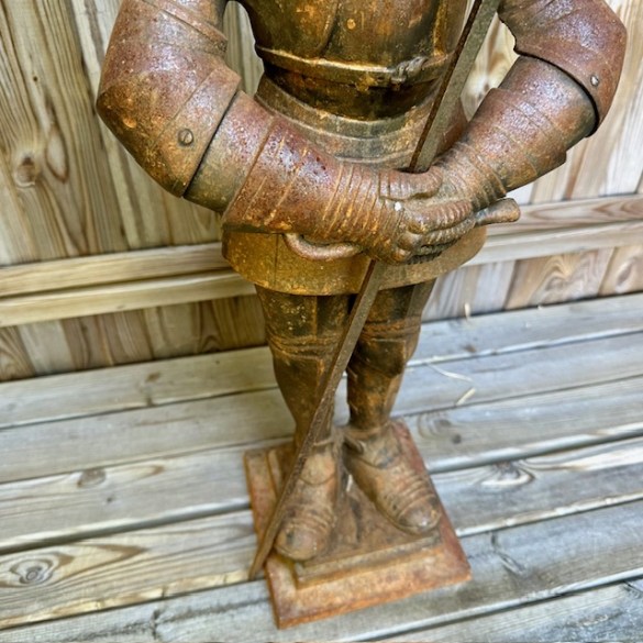 Nestor Knight 8